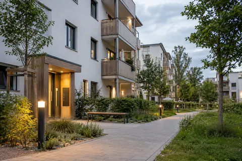 Neubau mit gemeinsamer Technik · KI-Beispielvisualisierung