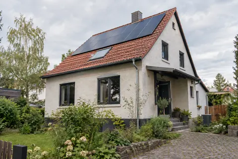 Energieplanung im Altbau · KI-Beispielvisualisierung