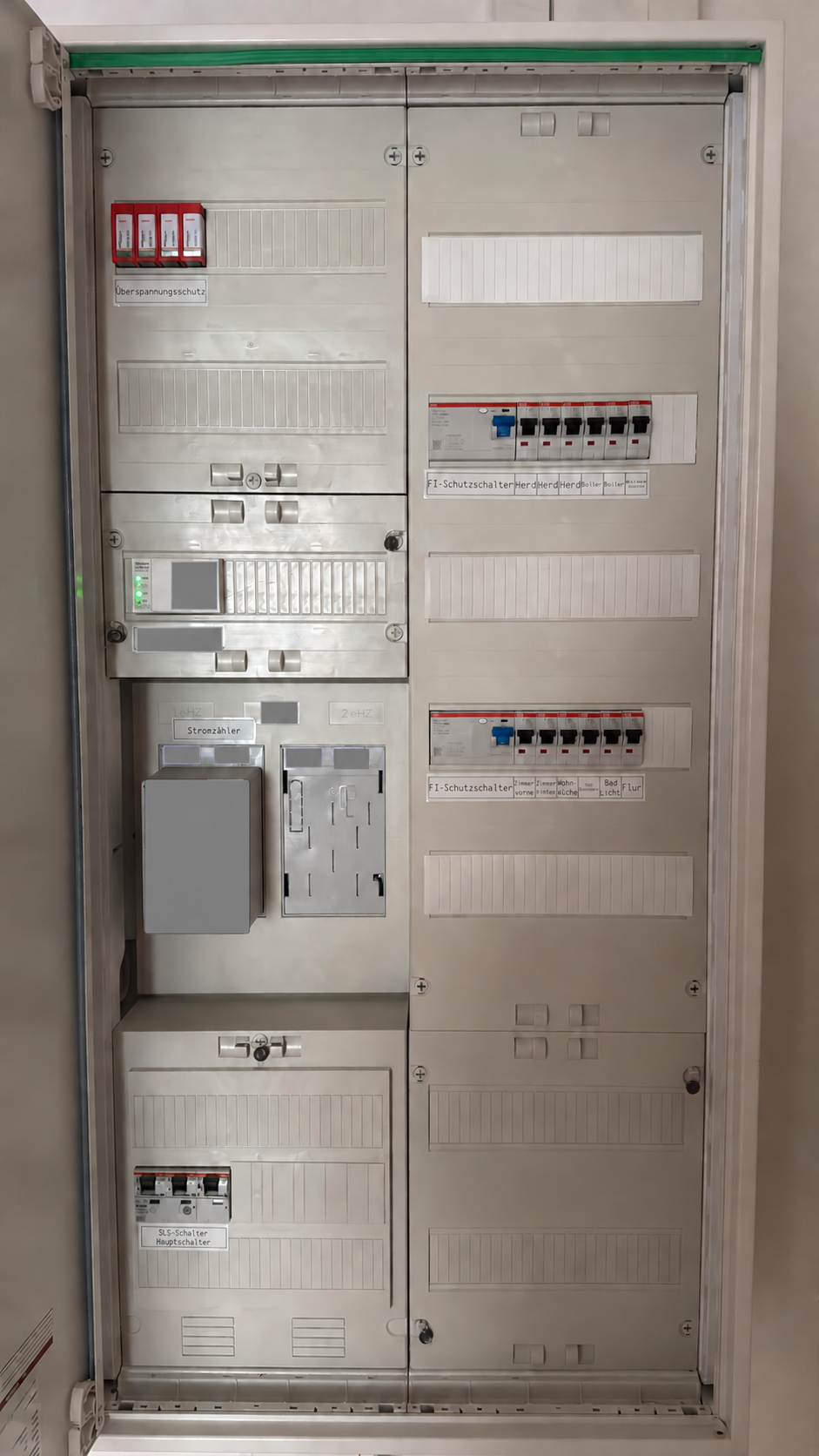 https://oe-elektroinstallation.de/wp-content/uploads/2026/09/oe-zaehlerschrank-verteilung-anonym.png